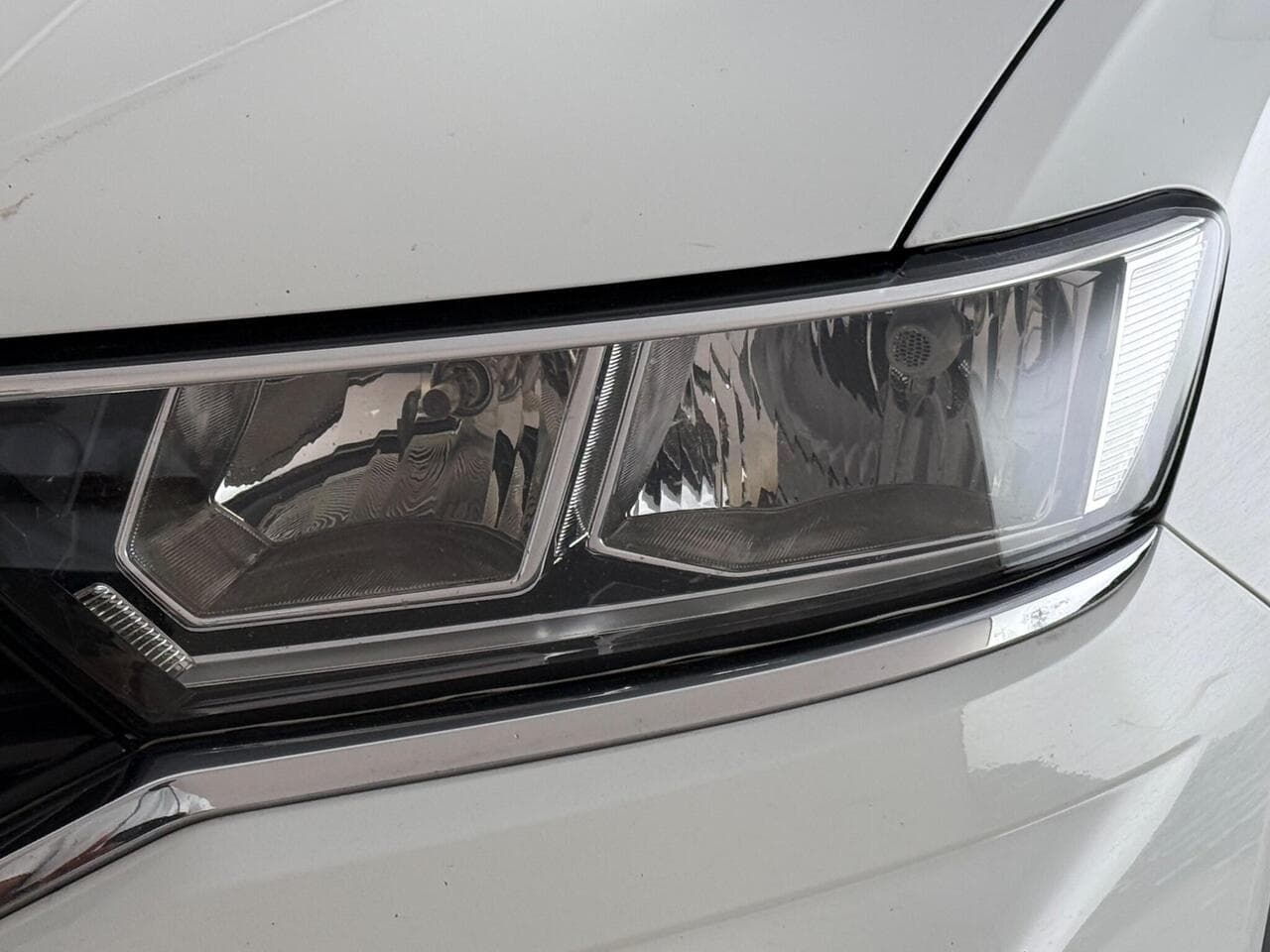 Volkswagen T-Roc thumbnail Lights Front