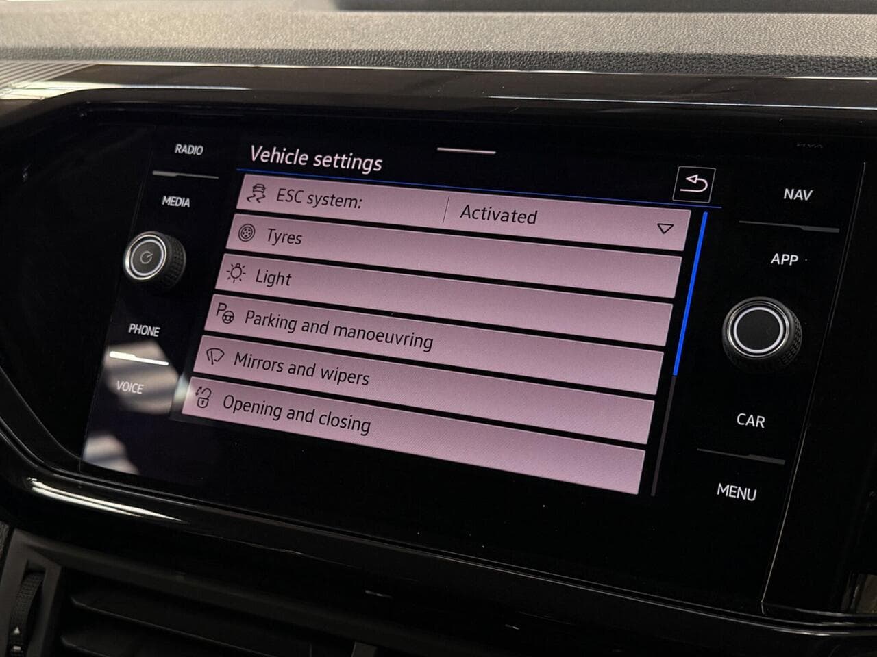 Volkswagen T-Cross thumbnail Infotainment System