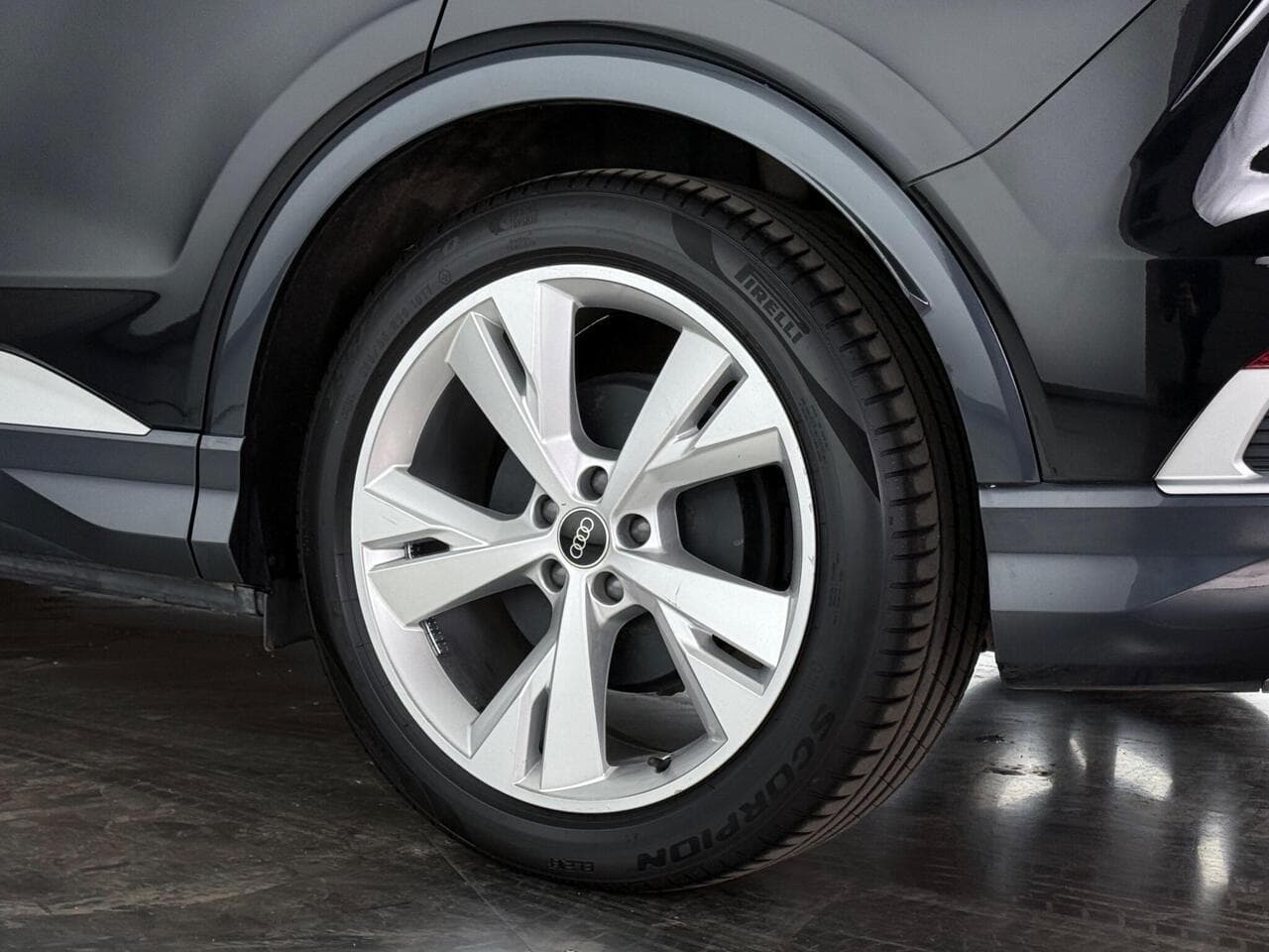 Audi Q4 e-tron thumbnail Wheel