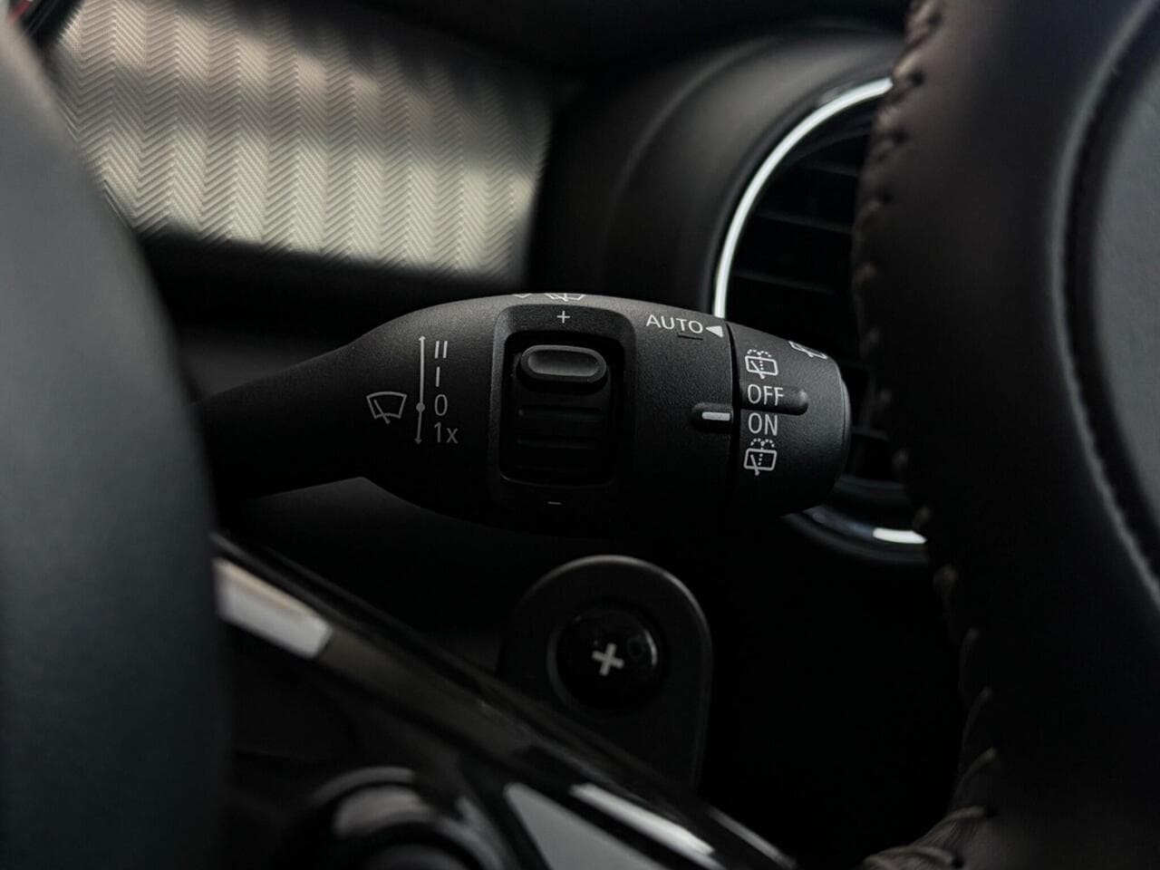 MINI Hatch thumbnail Misc Controls