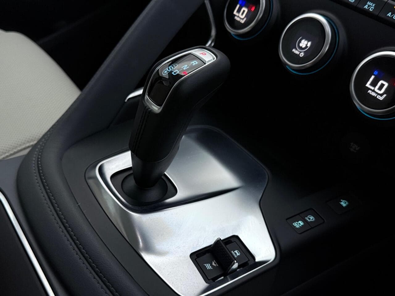 Jaguar E-PACE thumbnail Interior Front