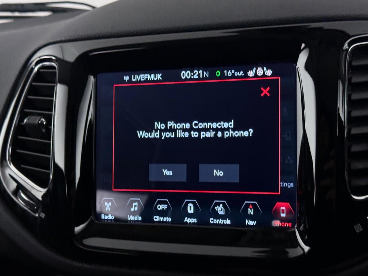 Jeep Compass thumbnail Infotainment System