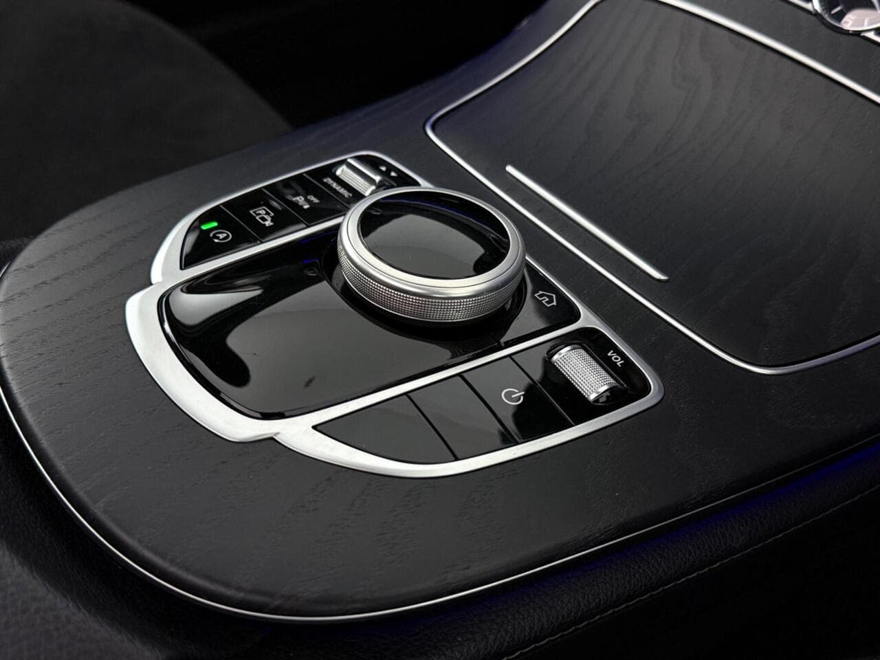 Mercedes-Benz E Class thumbnail Misc Controls