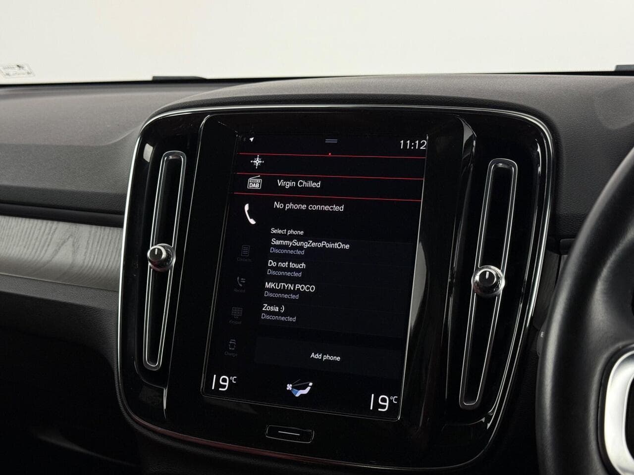 Volvo XC40 thumbnail Infotainment System