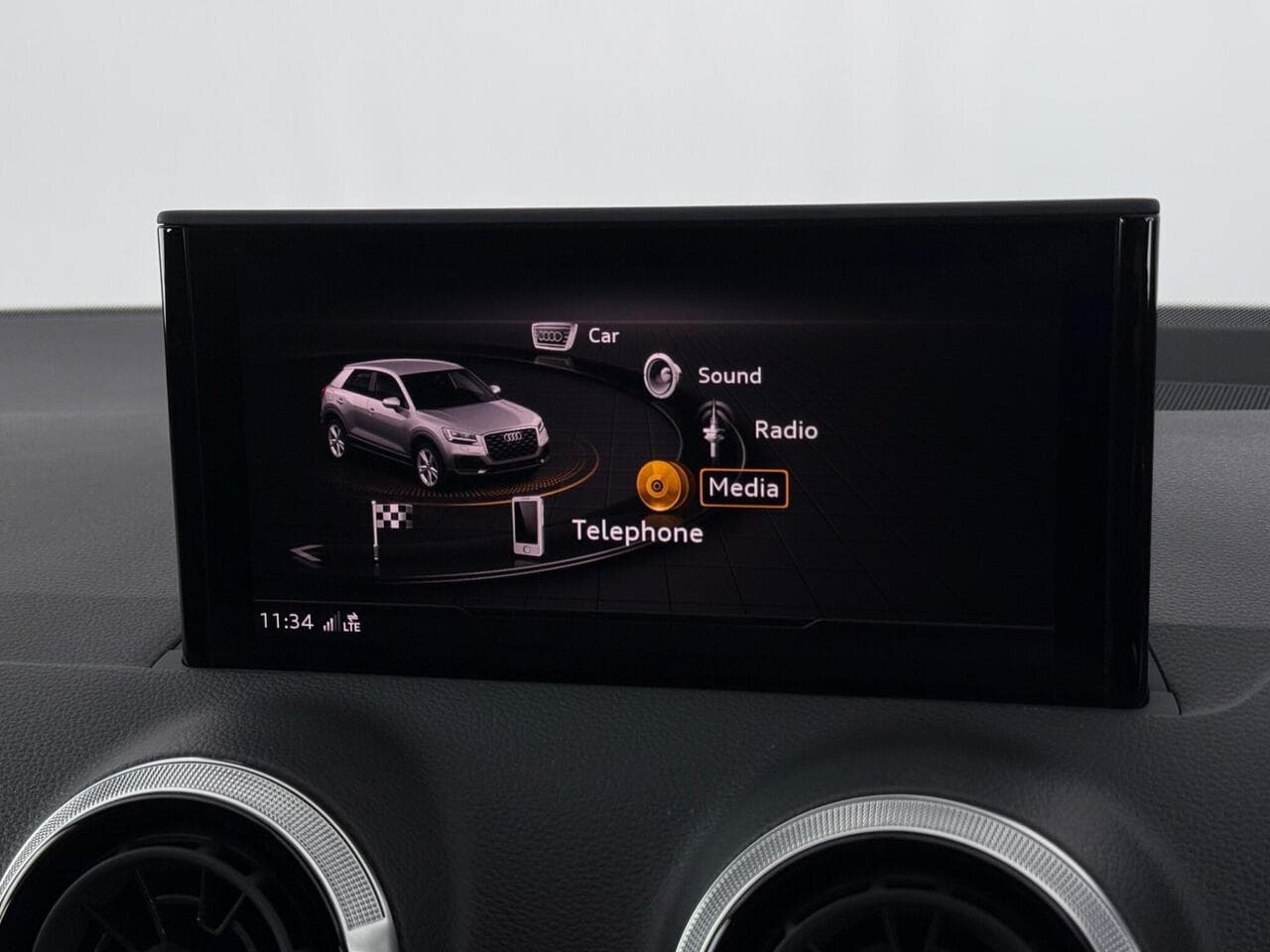 Audi Q2 thumbnail Infotainment System