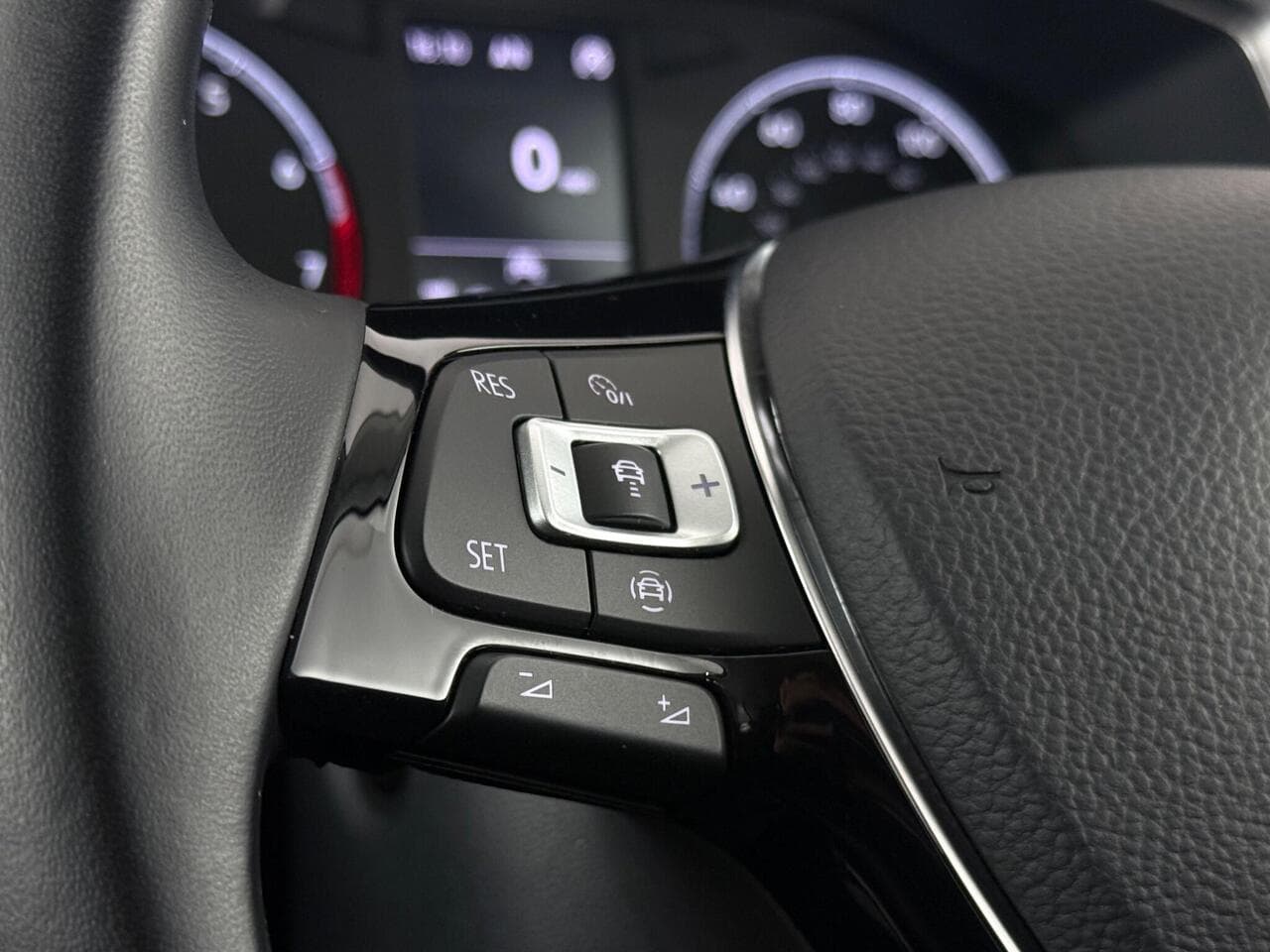 Volkswagen T-Roc thumbnail Misc Controls