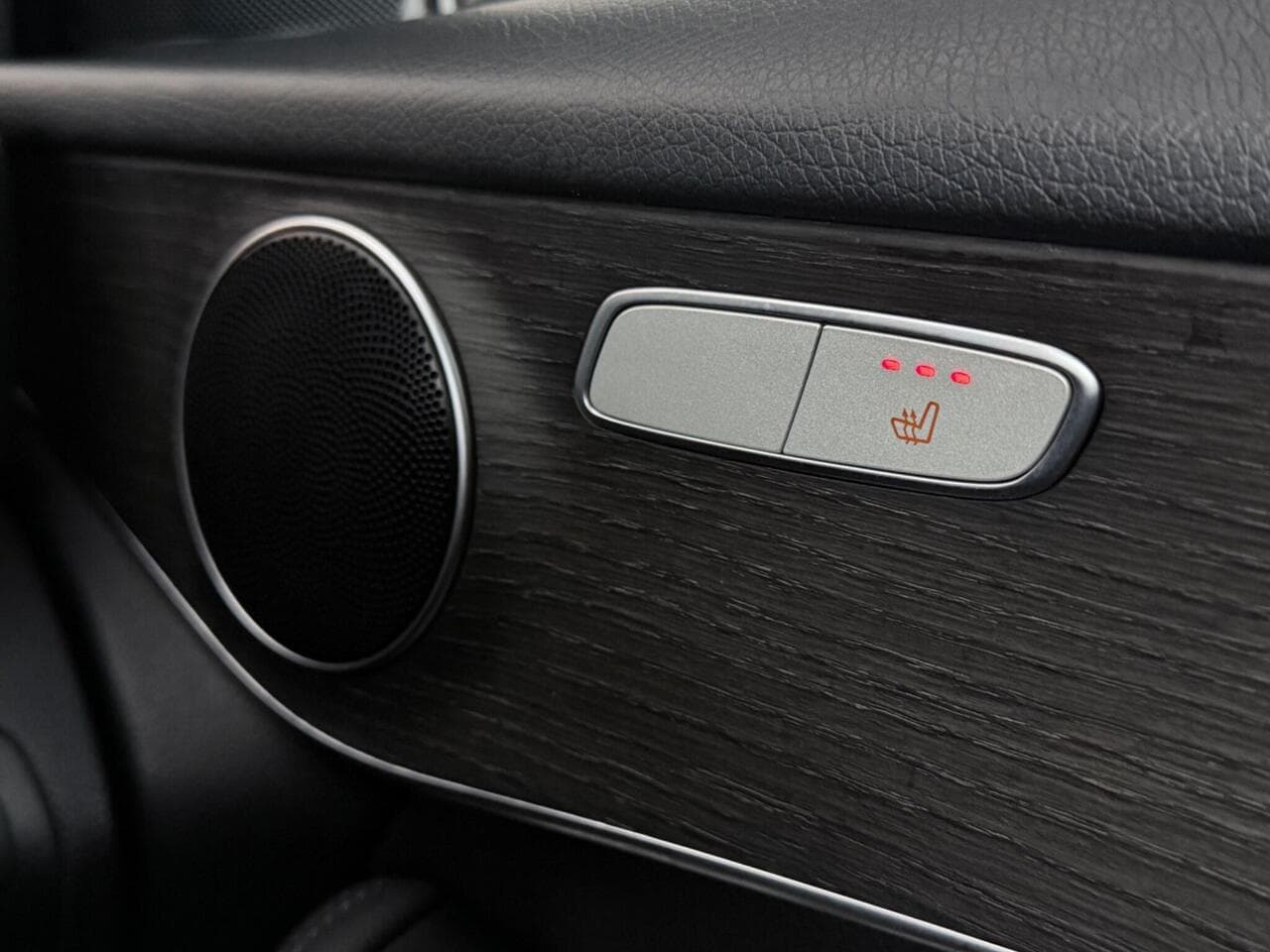 Mercedes-Benz GLC thumbnail Misc Controls