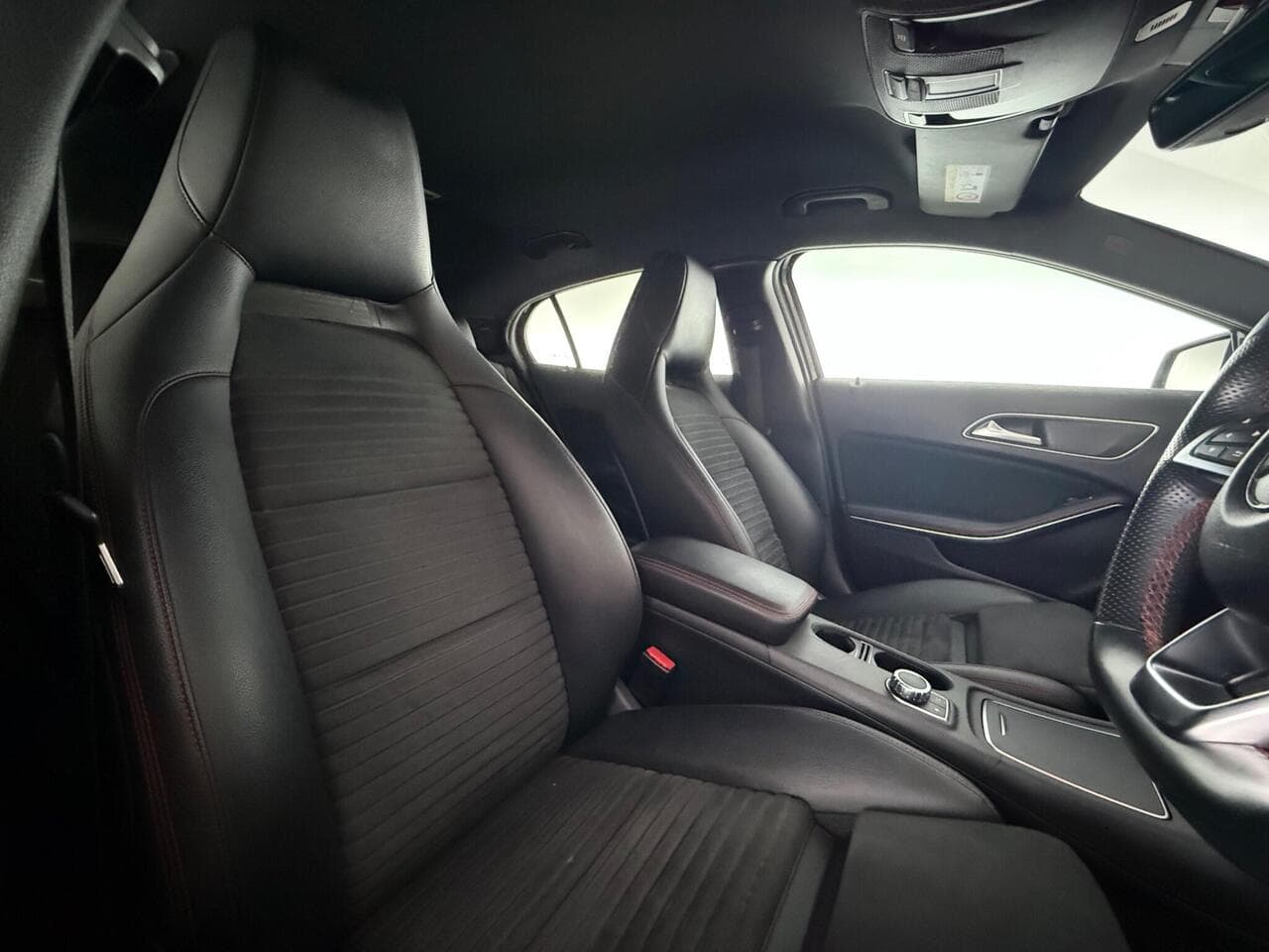 Mercedes-Benz GLA thumbnail Seat Driver