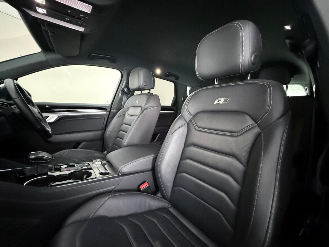 Volkswagen Touareg thumbnail Seat Front Passenger