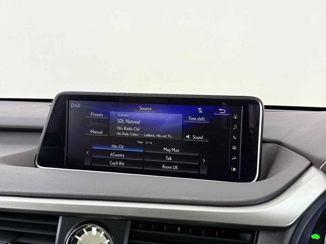 Lexus RX thumbnail Infotainment System