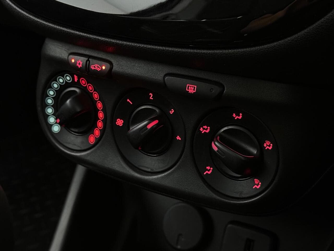 Vauxhall Corsa thumbnail Misc Controls
