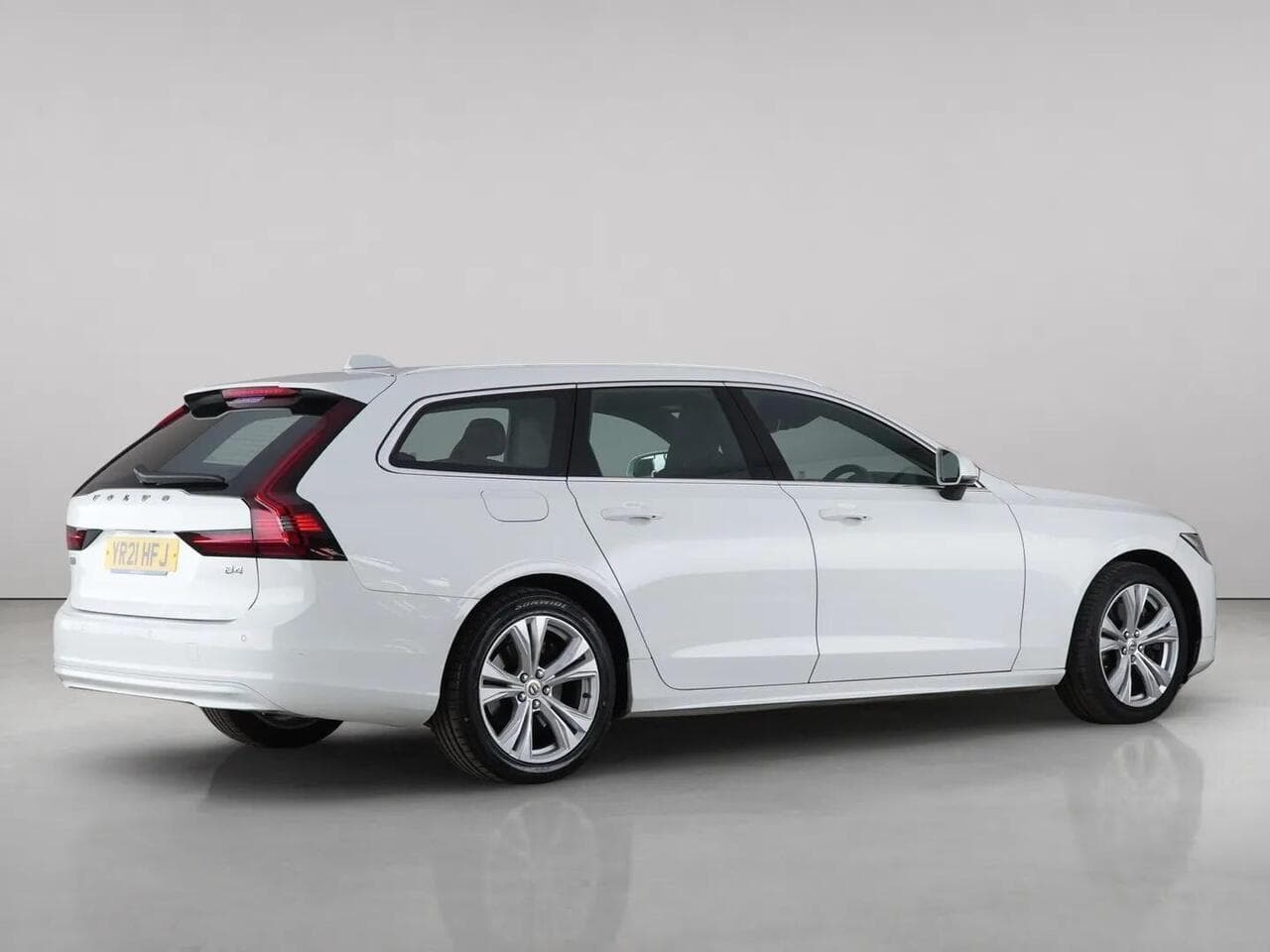 Volvo V90 thumbnail Rear Right