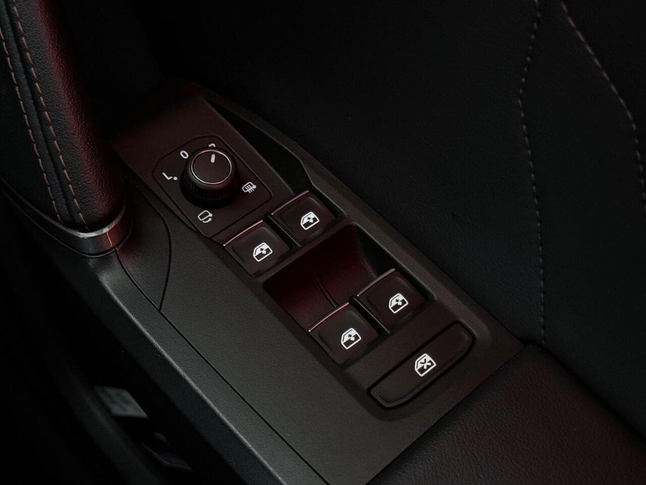 CUPRA Formentor thumbnail Misc Controls