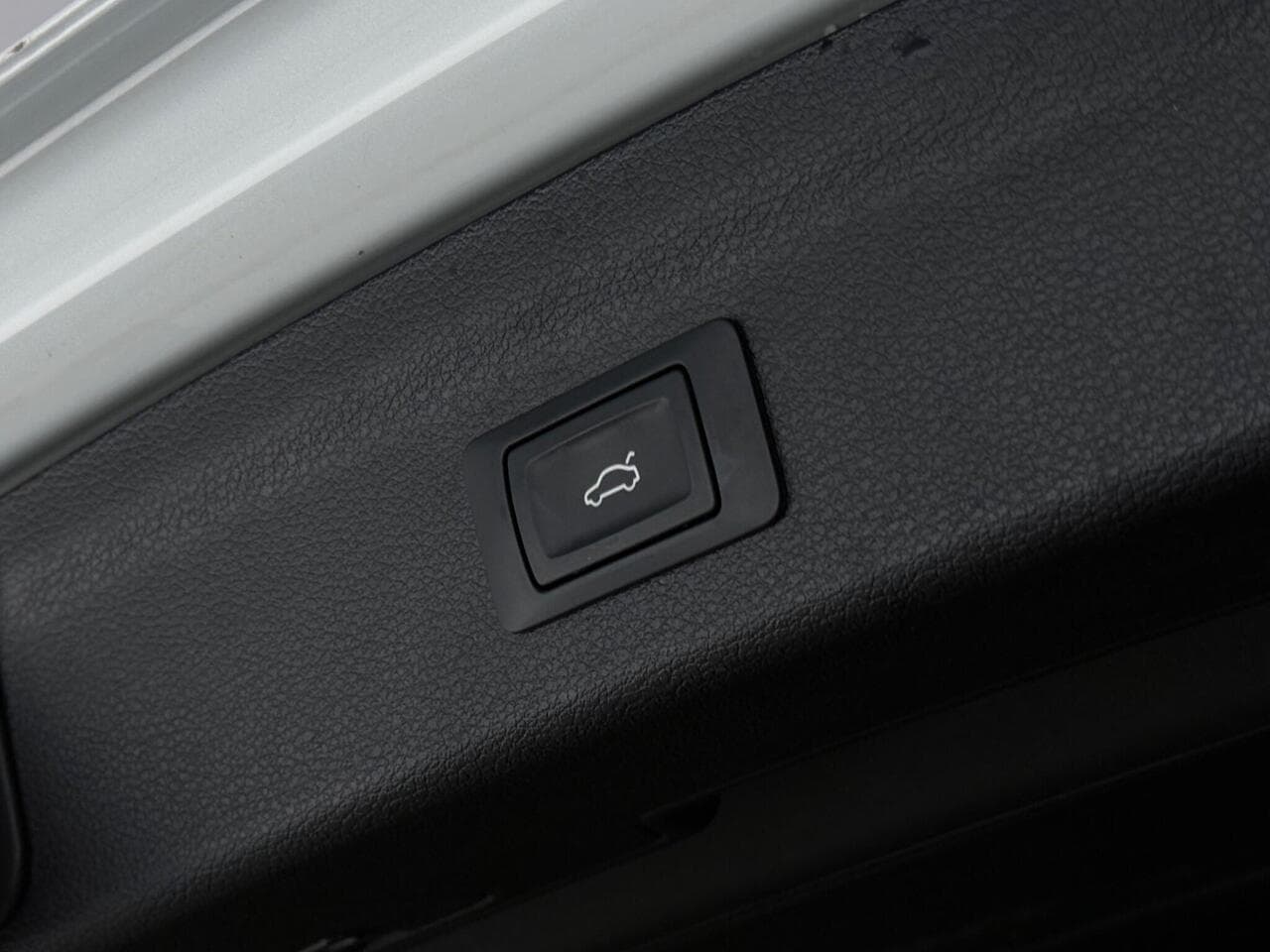 Audi Q3 thumbnail Misc Controls