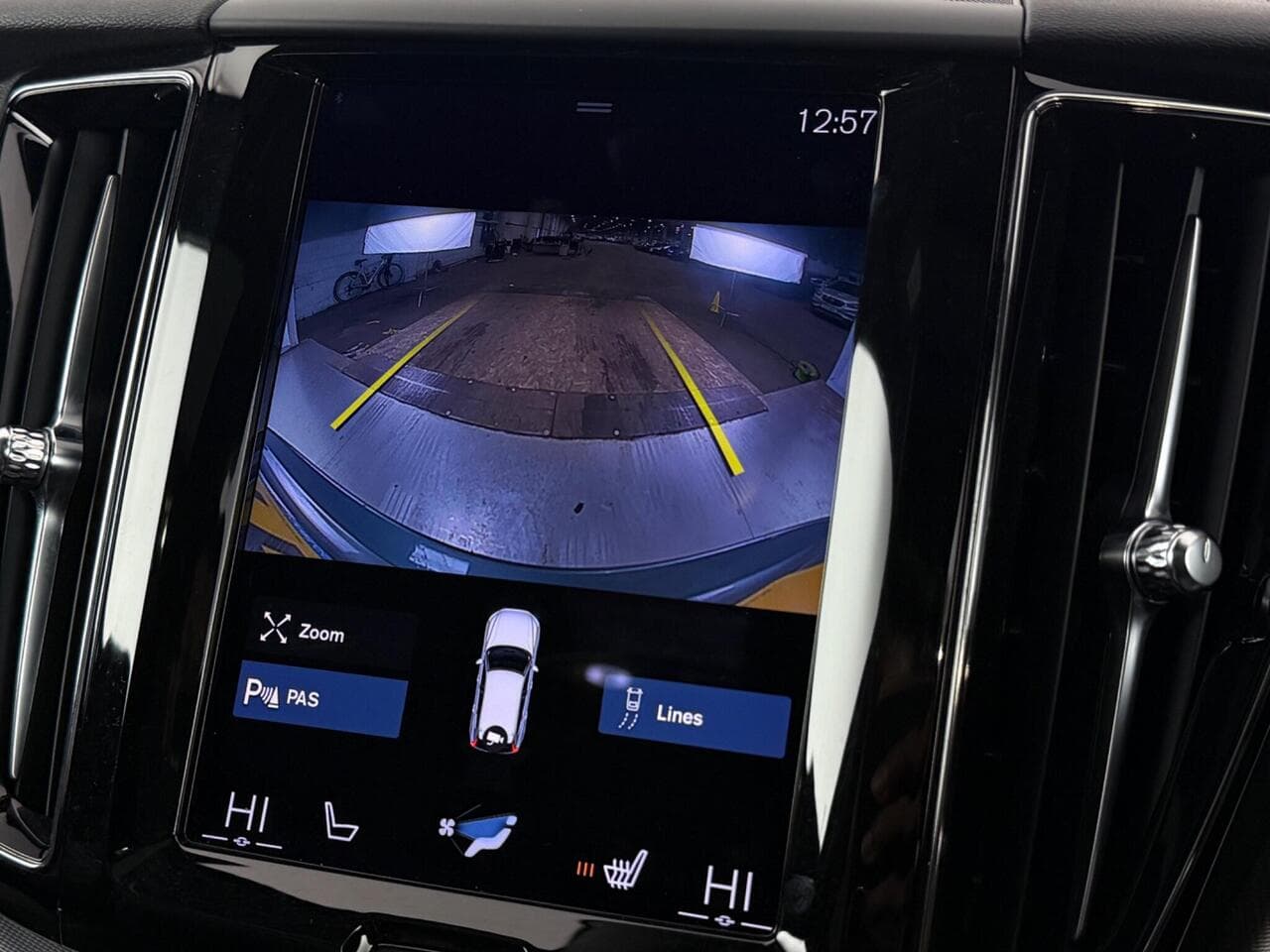 Volvo XC60 thumbnail Infotainment System