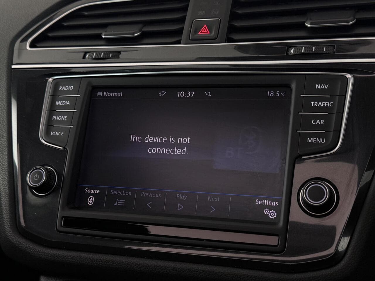 Volkswagen Tiguan thumbnail Infotainment System