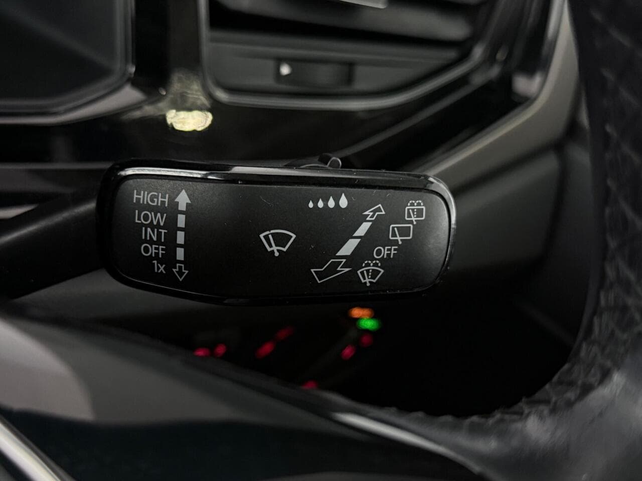 Volkswagen Polo thumbnail Misc Controls