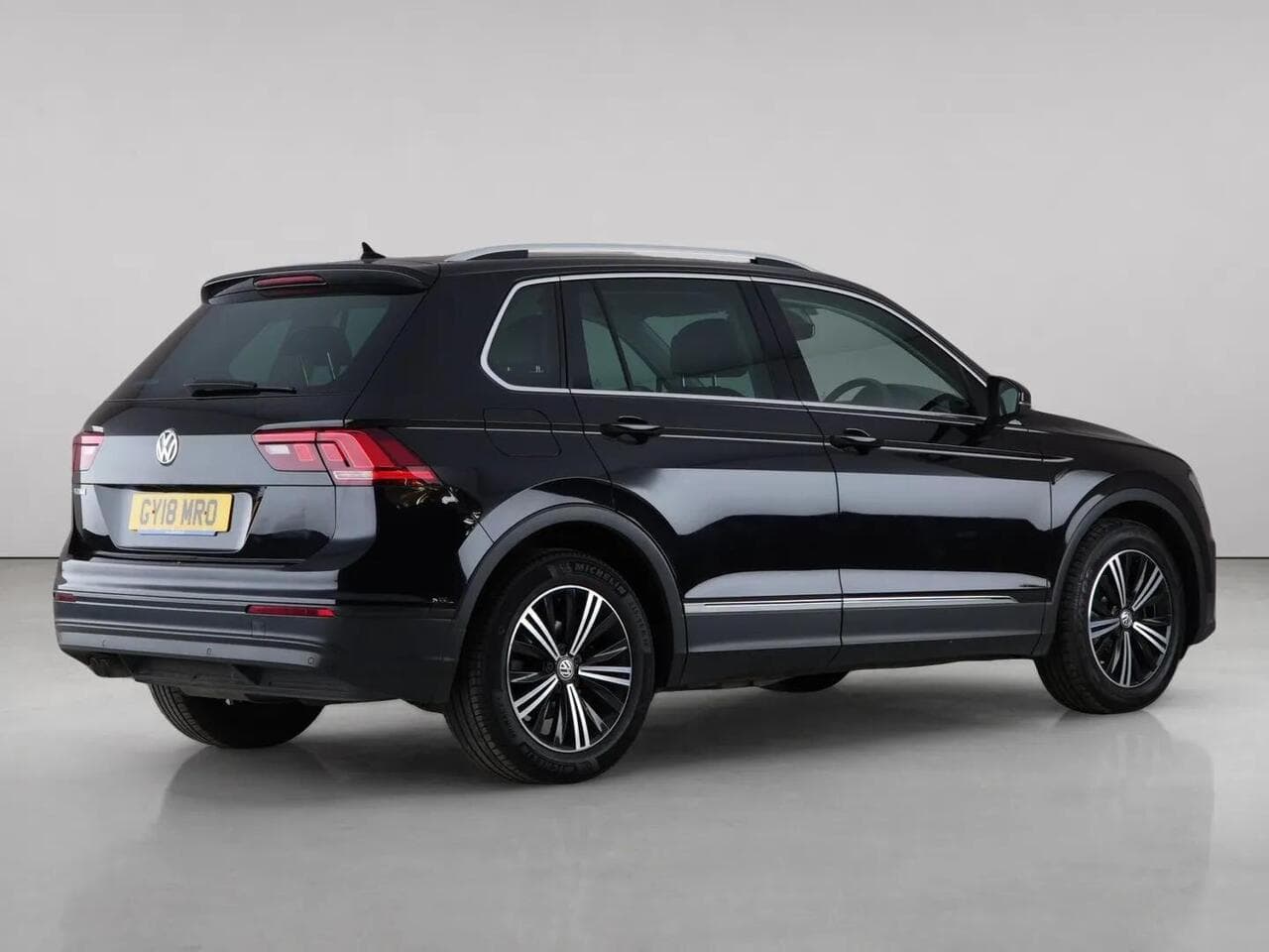 Volkswagen Tiguan thumbnail Rear Right