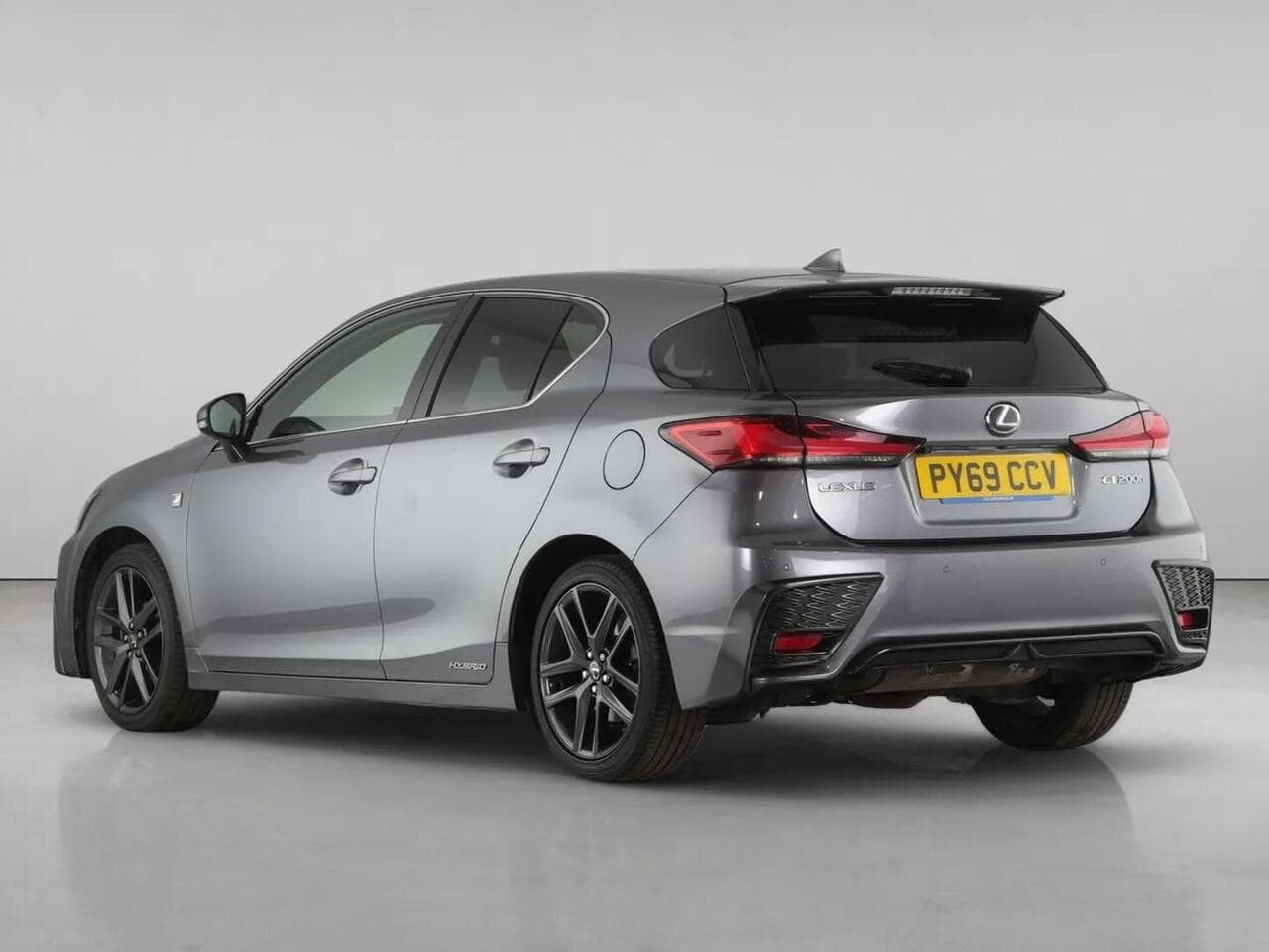Lexus CT thumbnail Rear Left