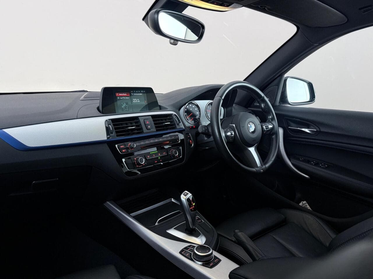 BMW 1 Series thumbnail Interior Front