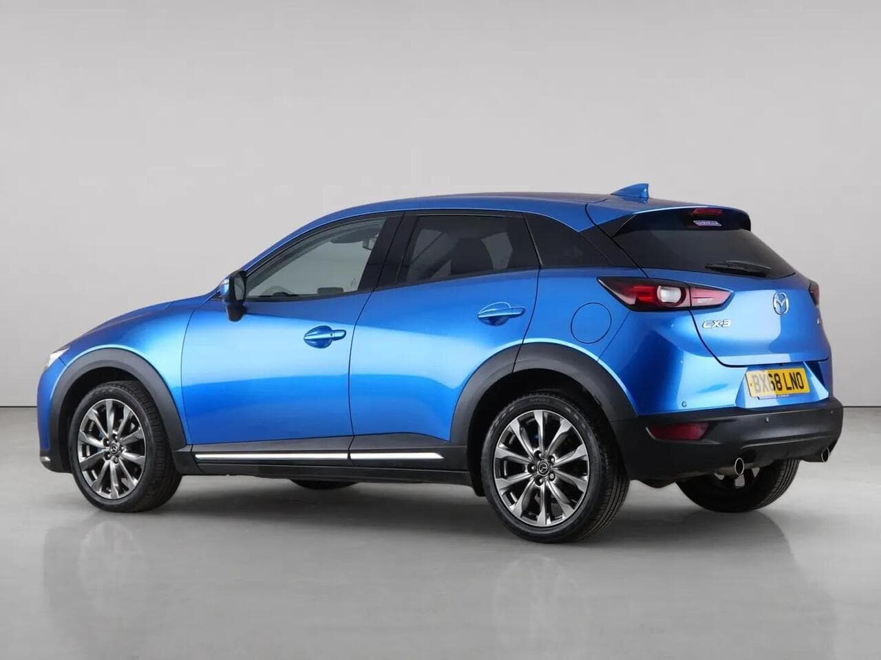 Mazda CX-3 thumbnail Side Left