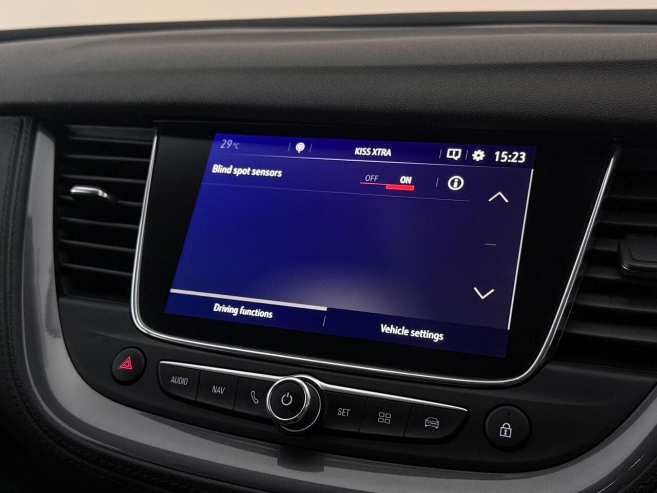 Vauxhall Grandland X thumbnail Infotainment System