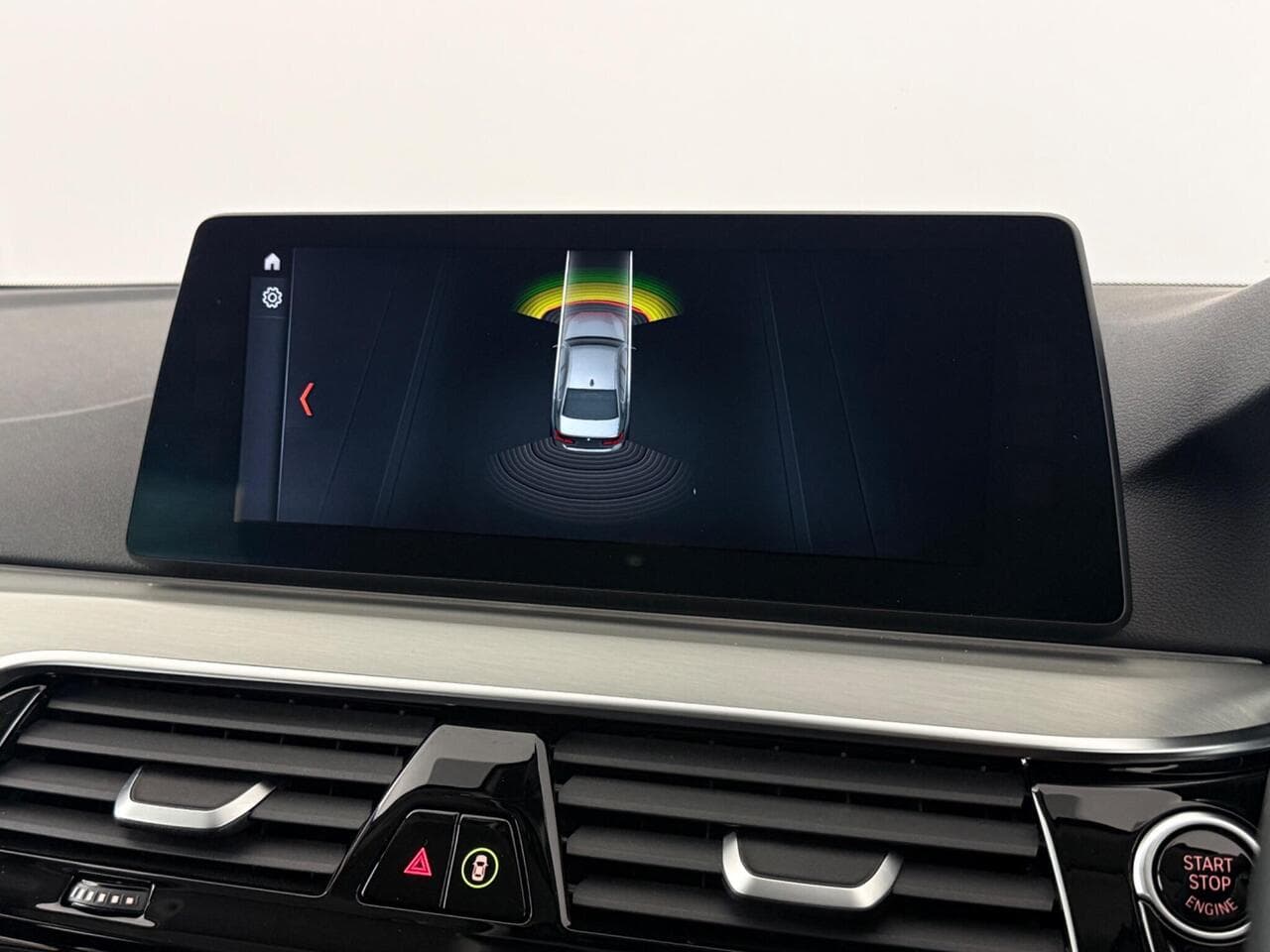 BMW 5 Series thumbnail Infotainment System