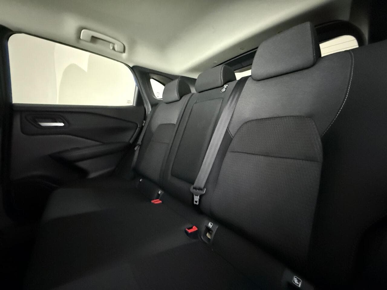 Nissan Qashqai thumbnail Seats Rear