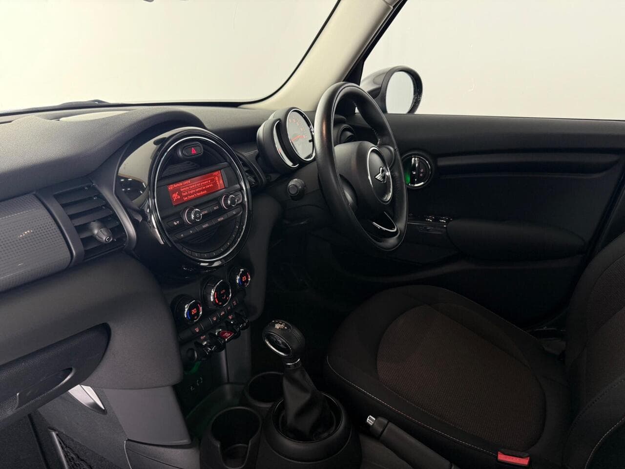 MINI Hatch thumbnail Interior Front