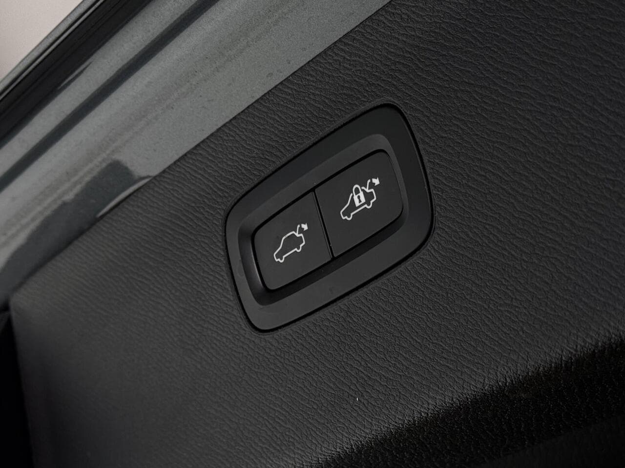 Volvo XC90 thumbnail Misc Controls