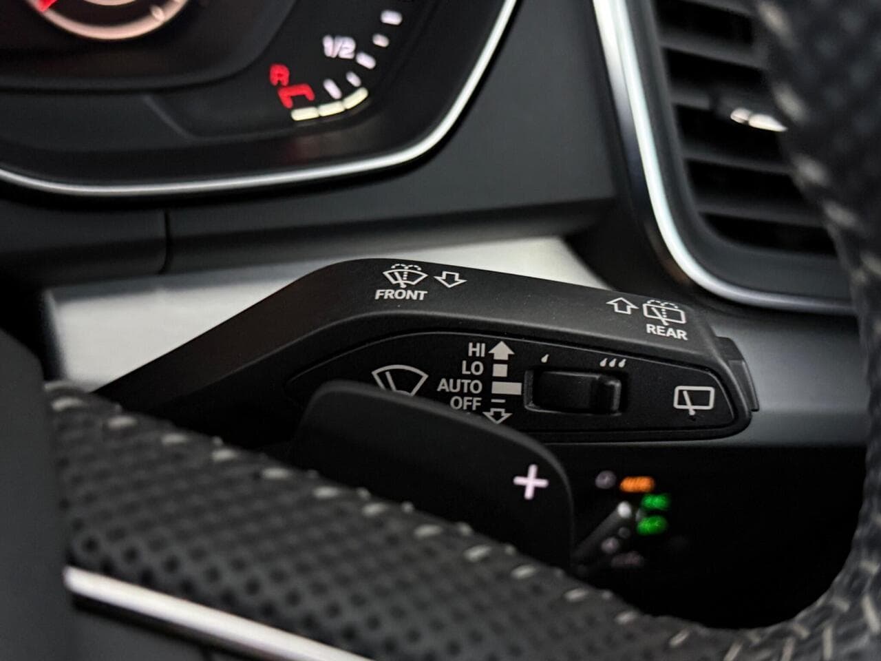Audi Q5 thumbnail Misc Controls