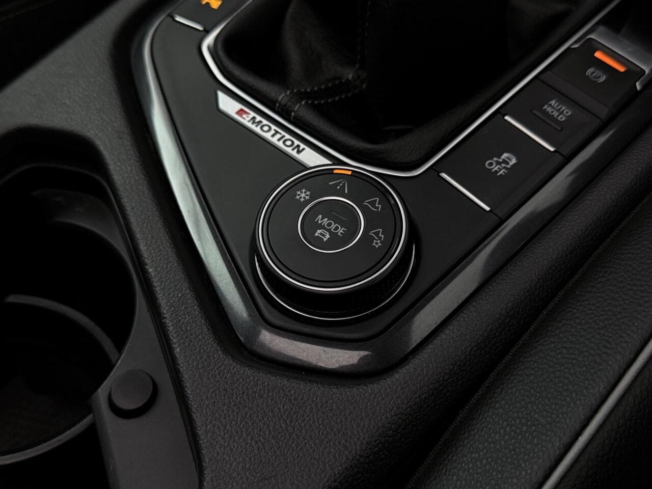 Volkswagen Tiguan thumbnail Misc Controls