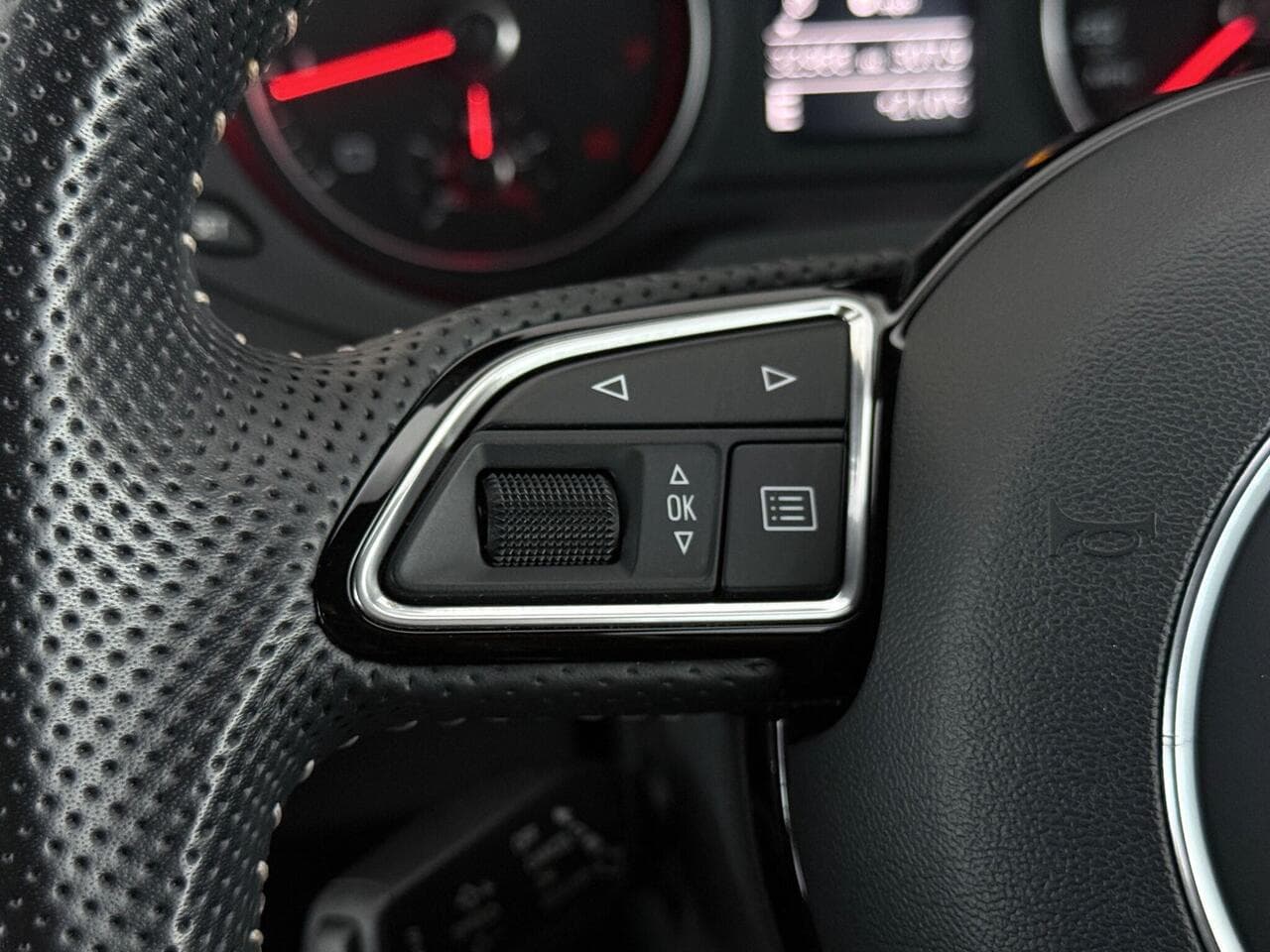 Audi Q3 thumbnail Misc Controls