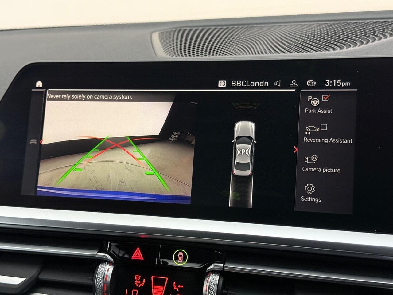 BMW 3 Series thumbnail Infotainment System