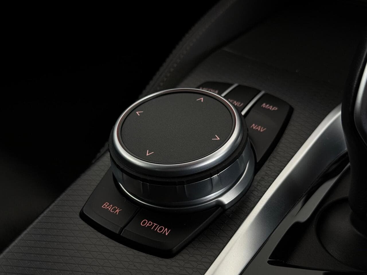 BMW 5 Series thumbnail Misc Controls