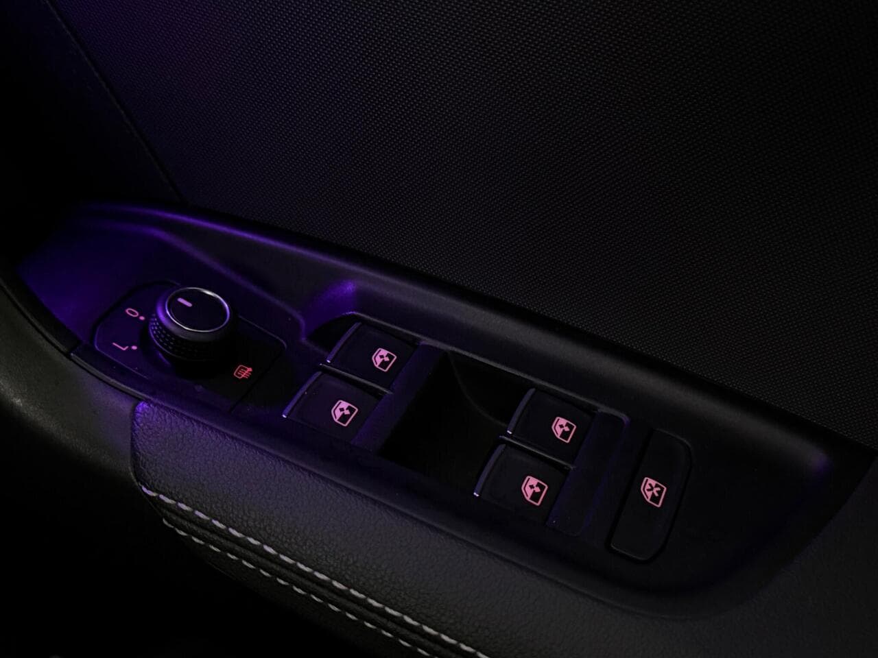 Audi A1 thumbnail Misc Controls