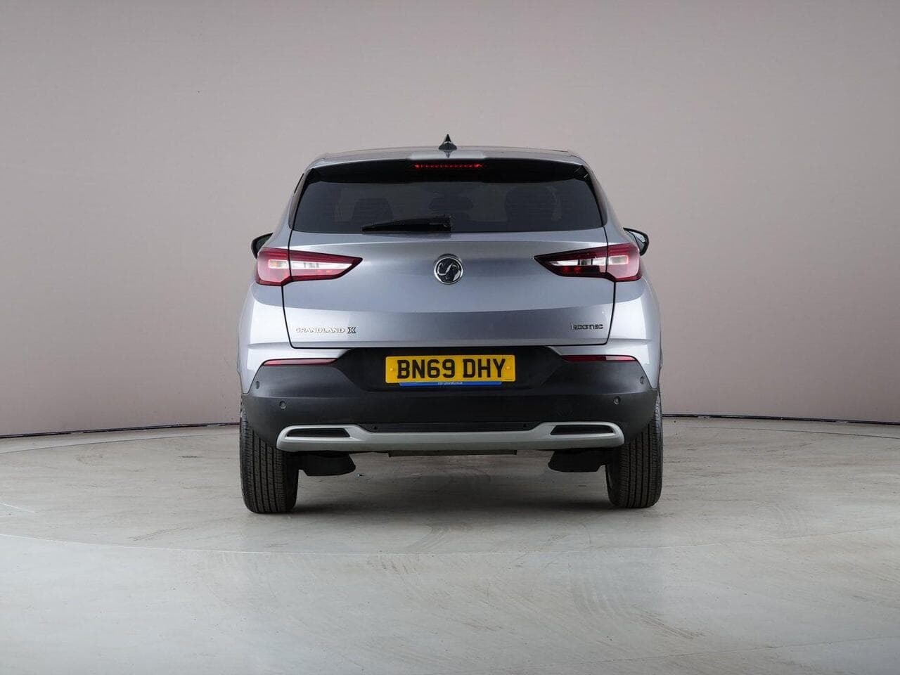 Vauxhall Grandland X thumbnail Rear