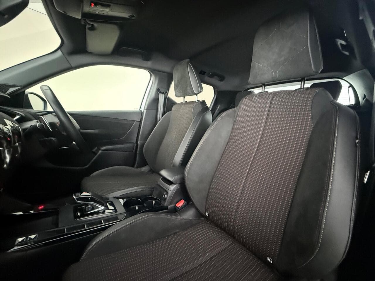 DS AUTOMOBILES DS 3 CROSSBACK thumbnail Seat Front Passenger