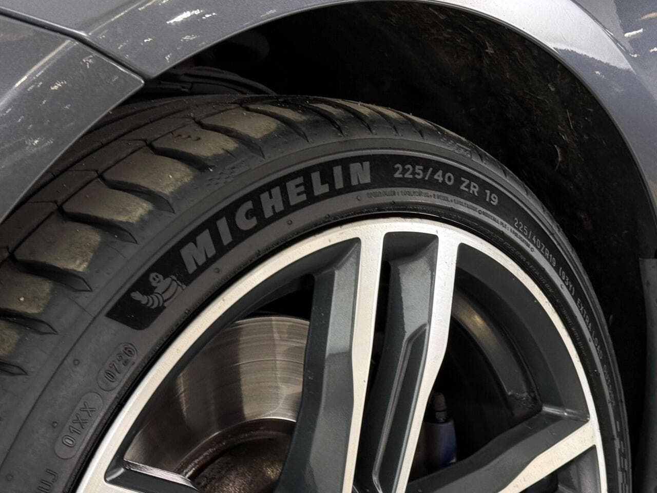 BMW 3 Series thumbnail Tyre Tread
