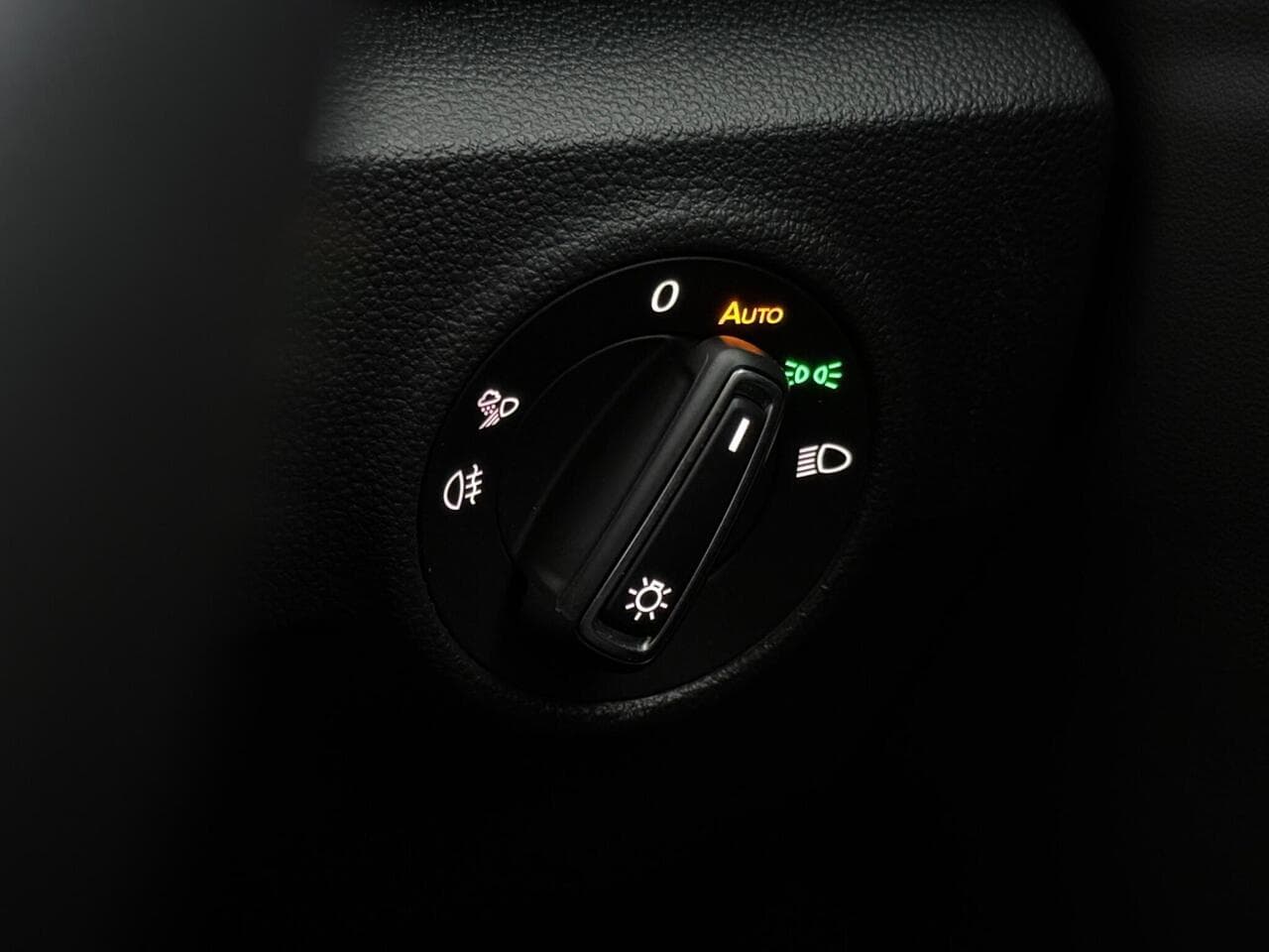 Volkswagen T-Roc thumbnail Misc Controls