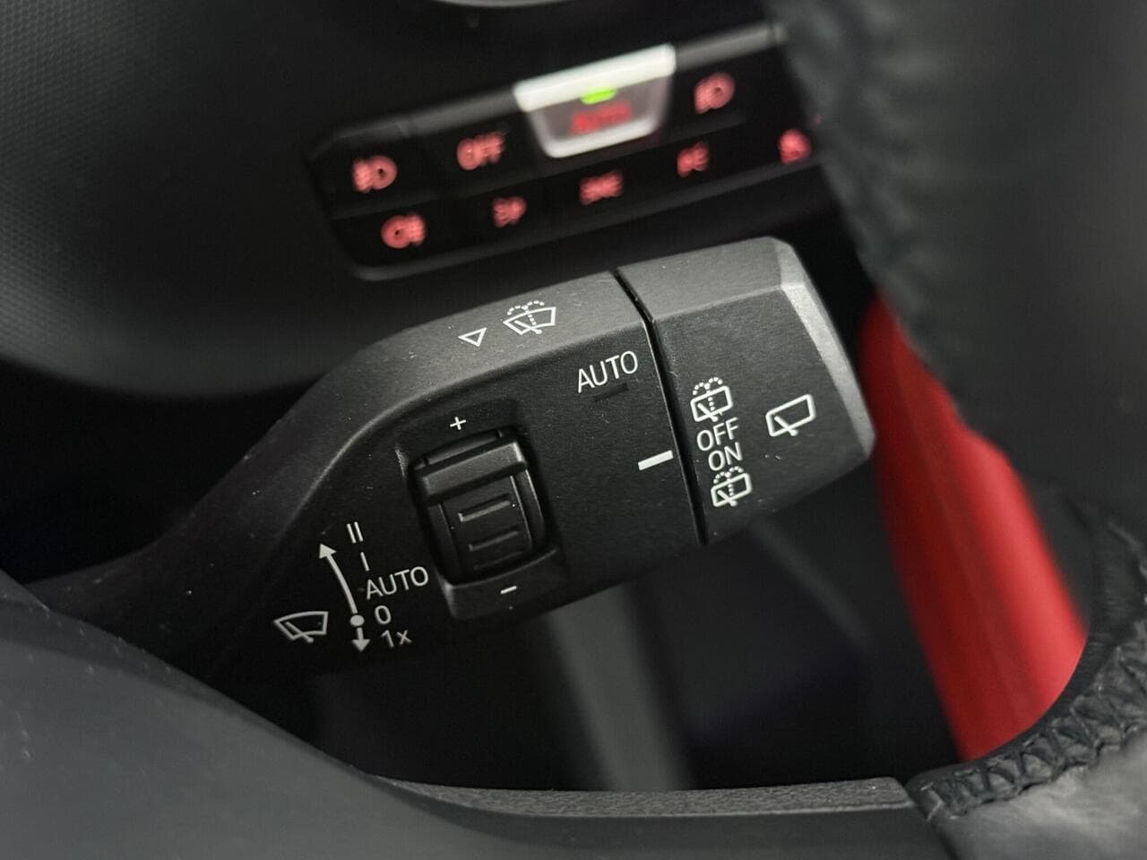 BMW 1 Series thumbnail Misc Controls