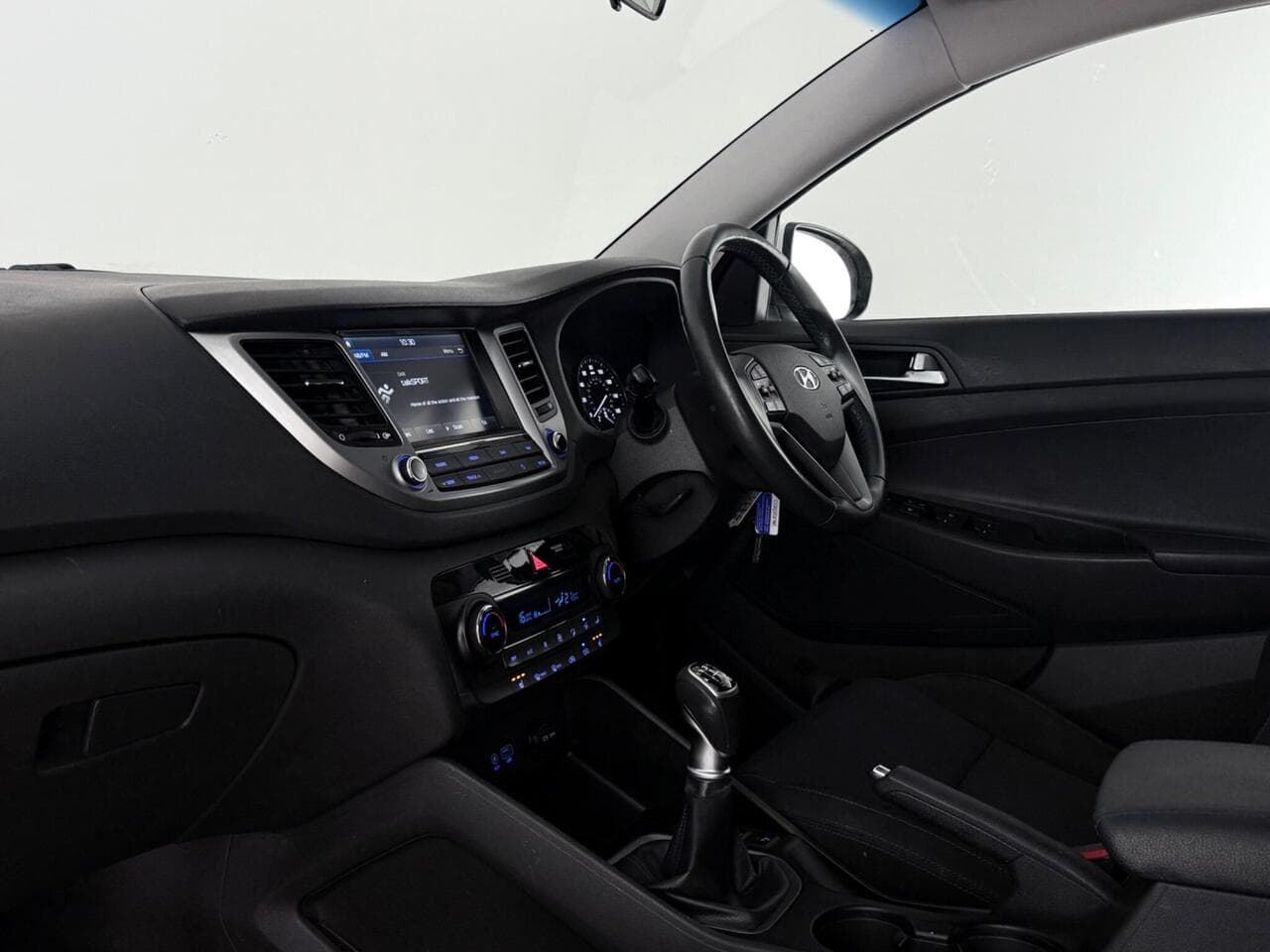 Hyundai TUCSON thumbnail Interior Front