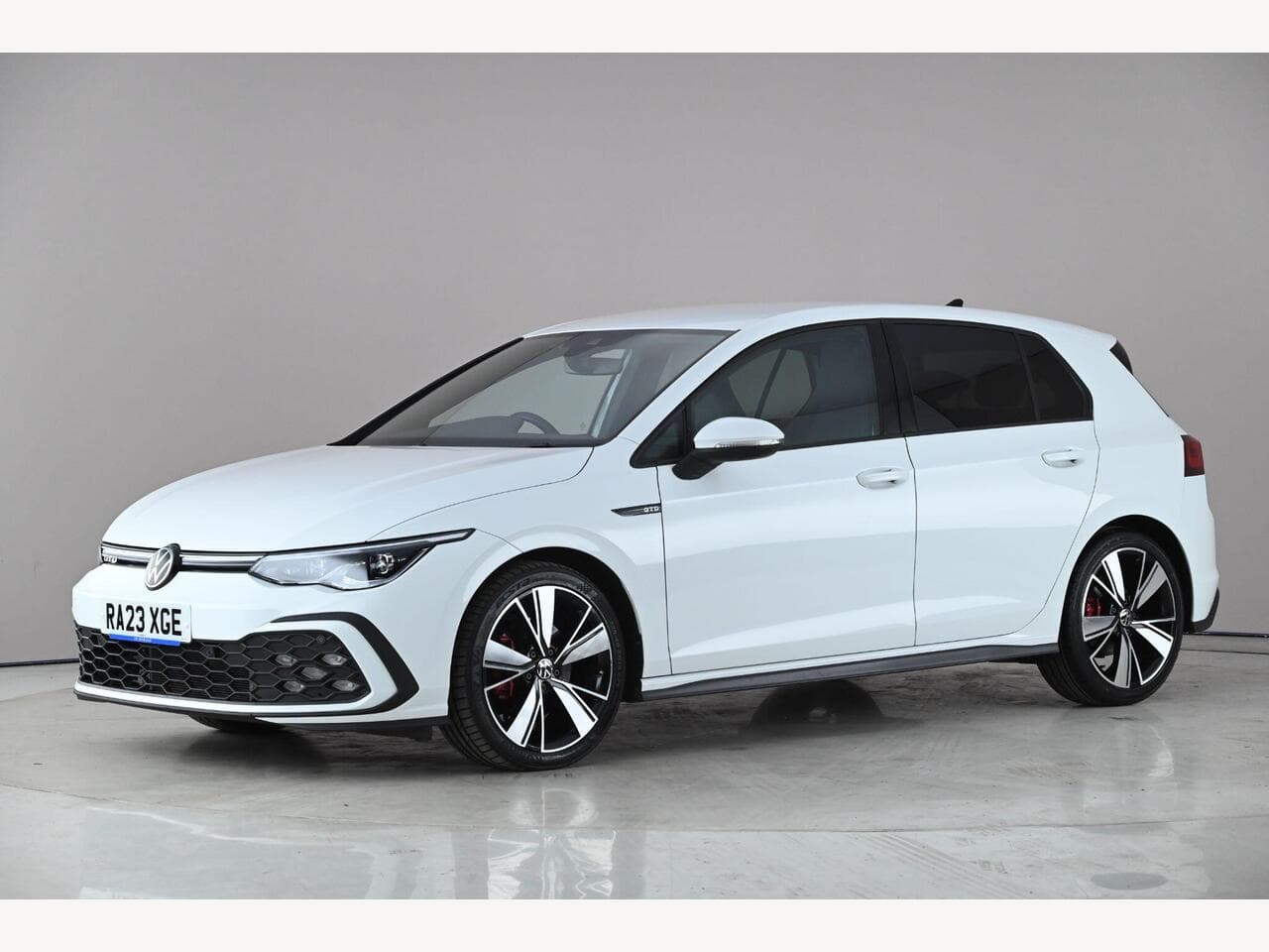 Volkswagen Golf thumbnail Front Left
