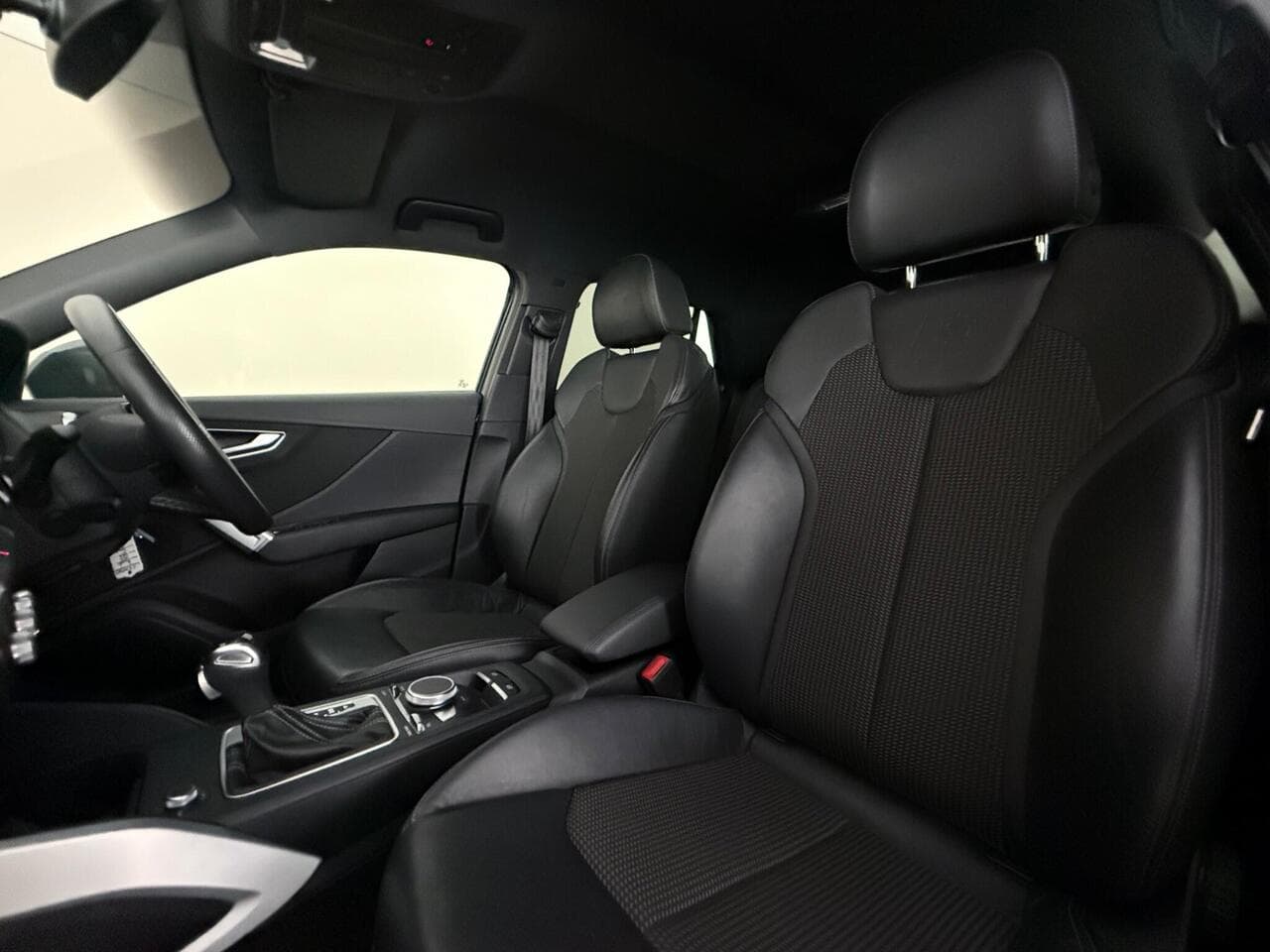 Audi Q2 thumbnail Seat Front Passenger