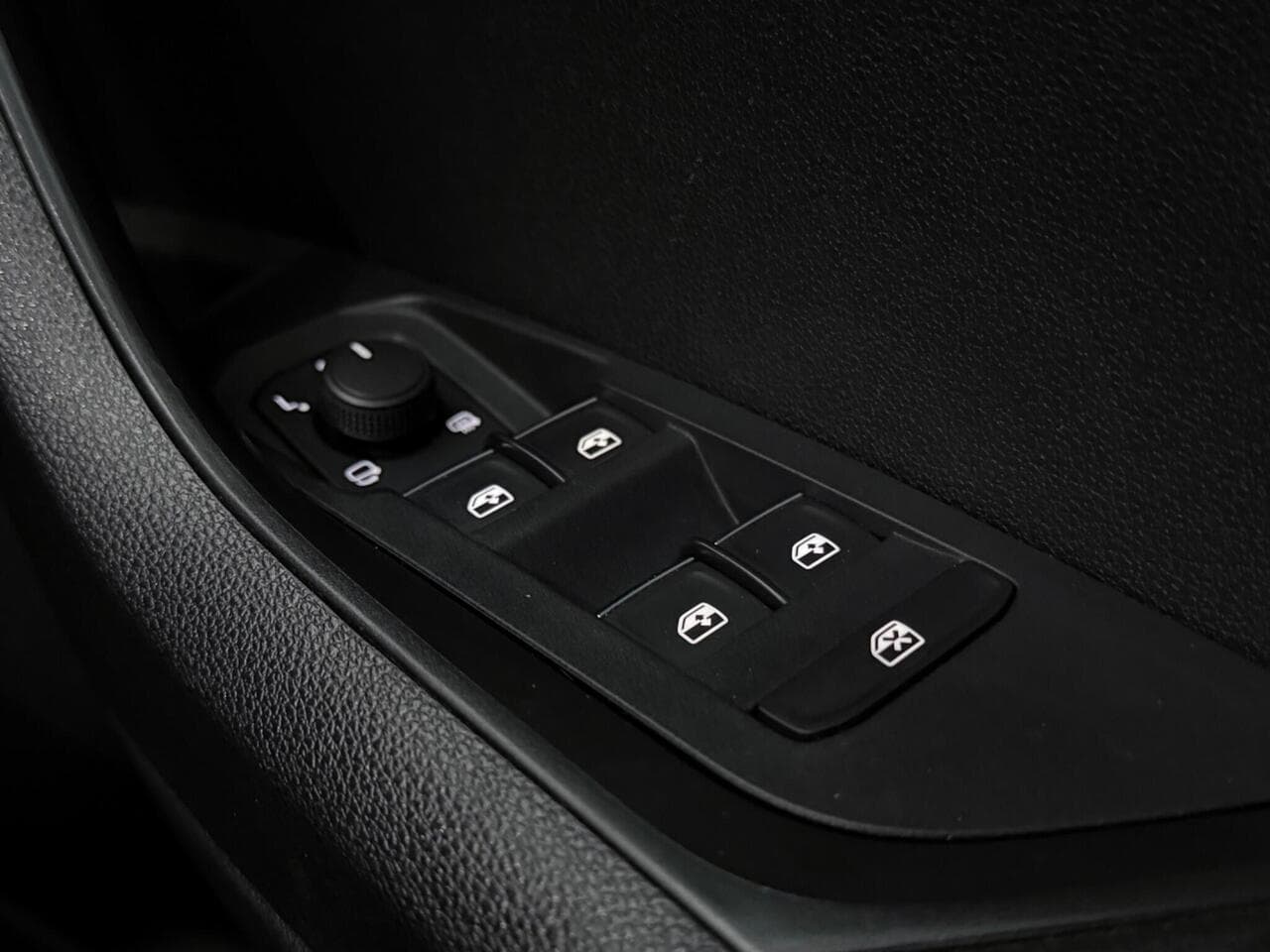 Skoda Karoq thumbnail Misc Controls