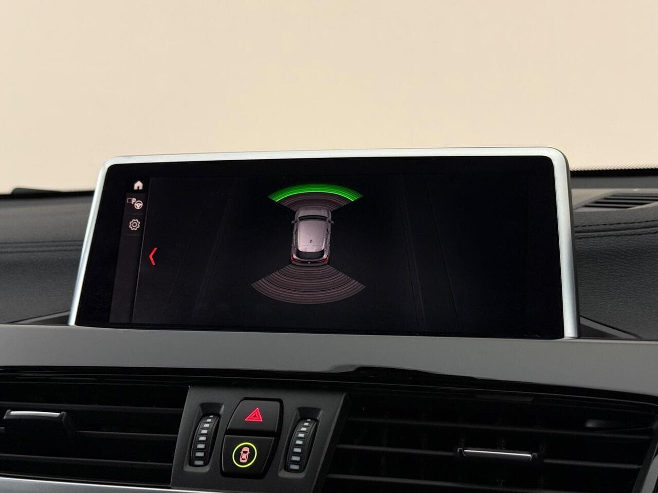 BMW X2 thumbnail Infotainment System