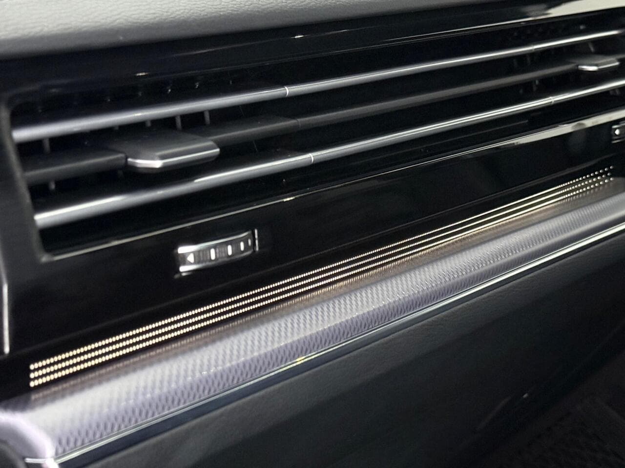 Volkswagen Touareg thumbnail Inconclusive