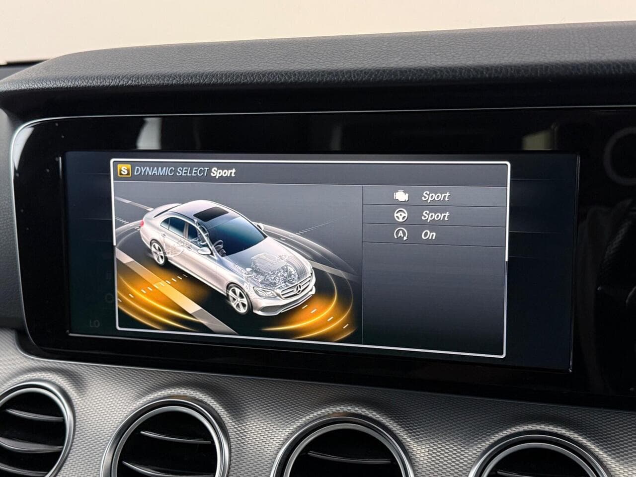 Mercedes-Benz E Class thumbnail Infotainment System