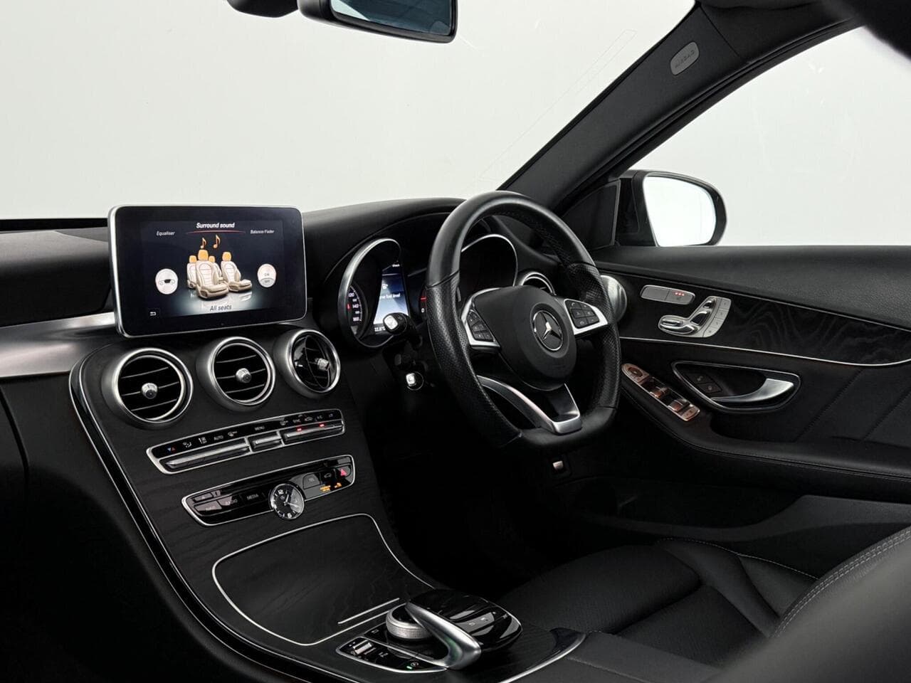 Mercedes-Benz C Class thumbnail Interior Front