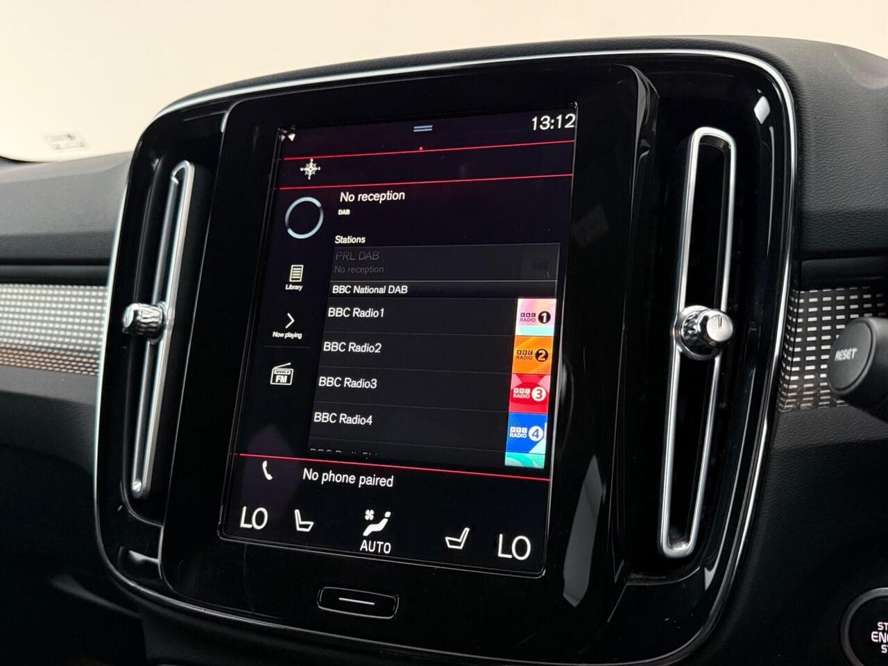Volvo XC40 thumbnail Infotainment System